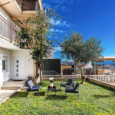 2 Bedroom Gorgeous In *
