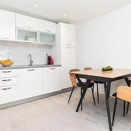 2 Bedroom Gorgeous In * Kamen
