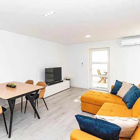 2 Bedroom Gorgeous In * Kamen